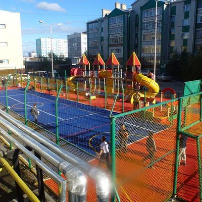 20 mm ύψος στοίβας Προσαρμόσιμο ανθεκτικό στα UV τεχνητό γκαζόν για τένις και αθλητισμό