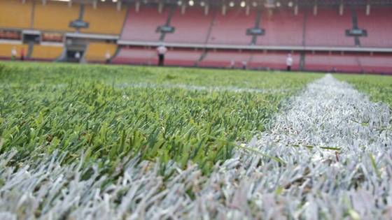 30mm Πάχος Τεχνητού Χλοοτάπητα Χωρίς Γέμιση για Γήπεδα Ποδοσφαίρου με Μεγάλη Διαπερατότητα Νερού για Χονδρεμπόρους και Τοπικούς Αντιπροσώπους