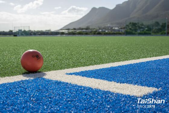 Πιστοποιημένο από την FIH τεχνητό γκαζόν για χόκεϊ με ύψος 17 χιλιοστών, χωρίς βαρέα μέταλλα για συνεπή παιχνίδι